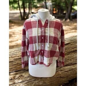 American Eagle Red & Cream Plaid Hoodie Flannel Women’s Size Medium -Distressed